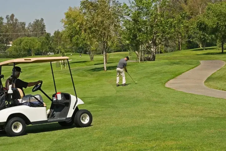 Top 5 Benefits of Electric Golf Cars: Why They’re the Future of Golf Courses